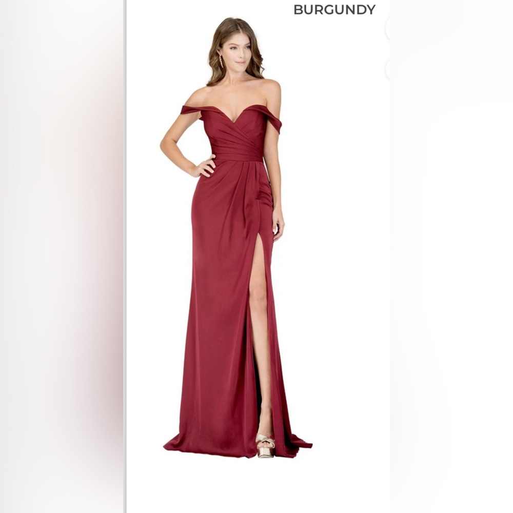 NWOT Annie Lee Red Off-Shoulder Slit Gown – Elegant Dress, Size S